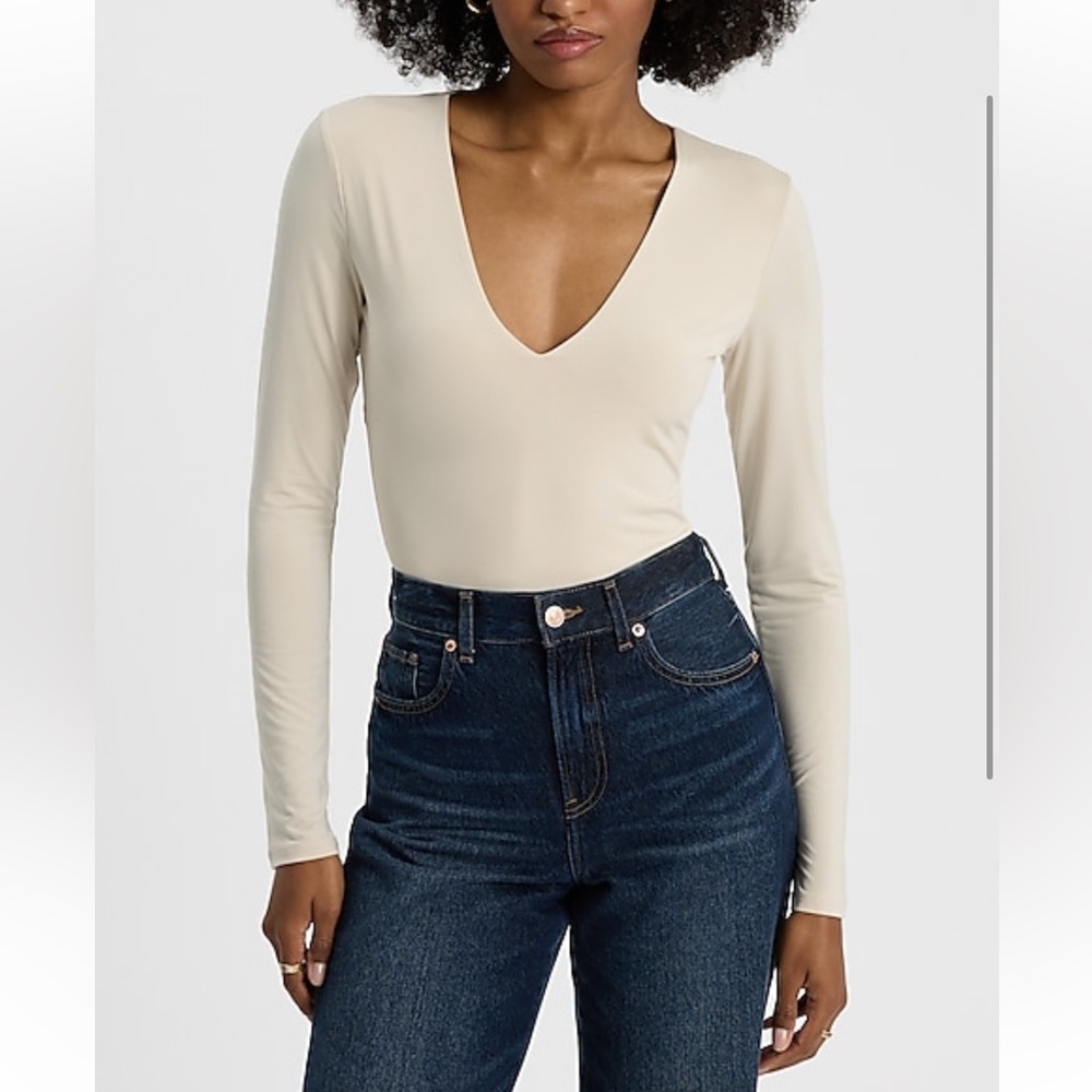 Express Body Contour Compression V-Neck Long Sleeve Bodysuit